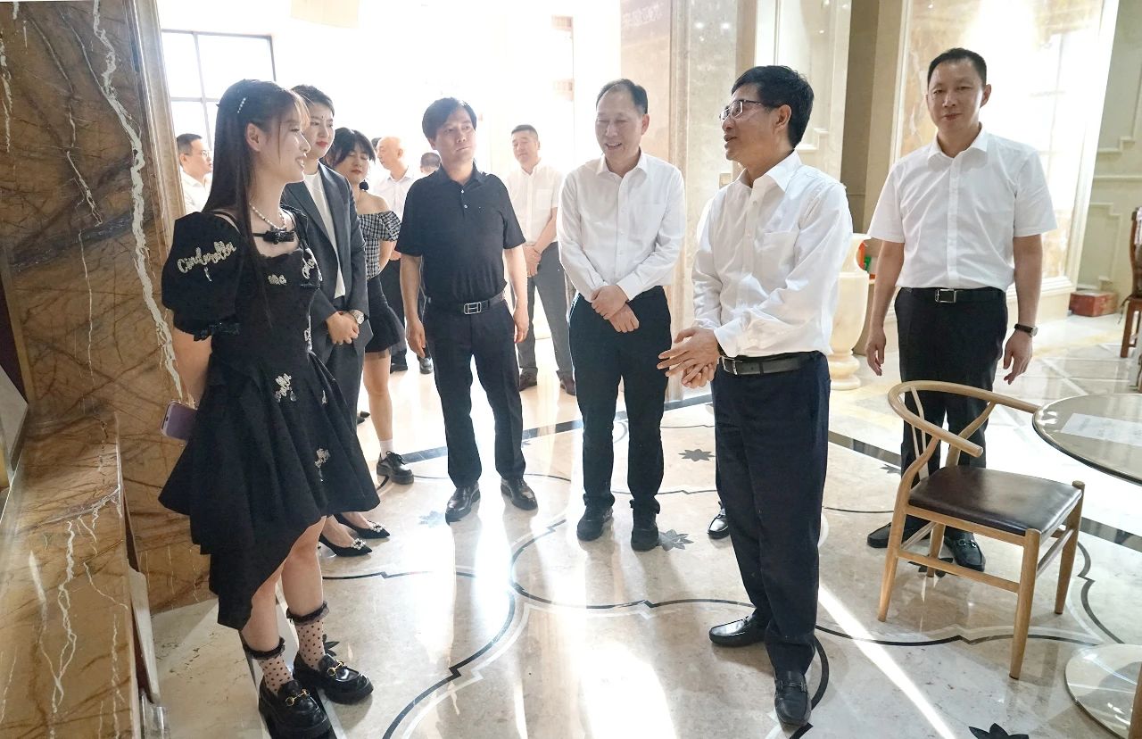 ed_1688437670344254.jpg 4.jpg